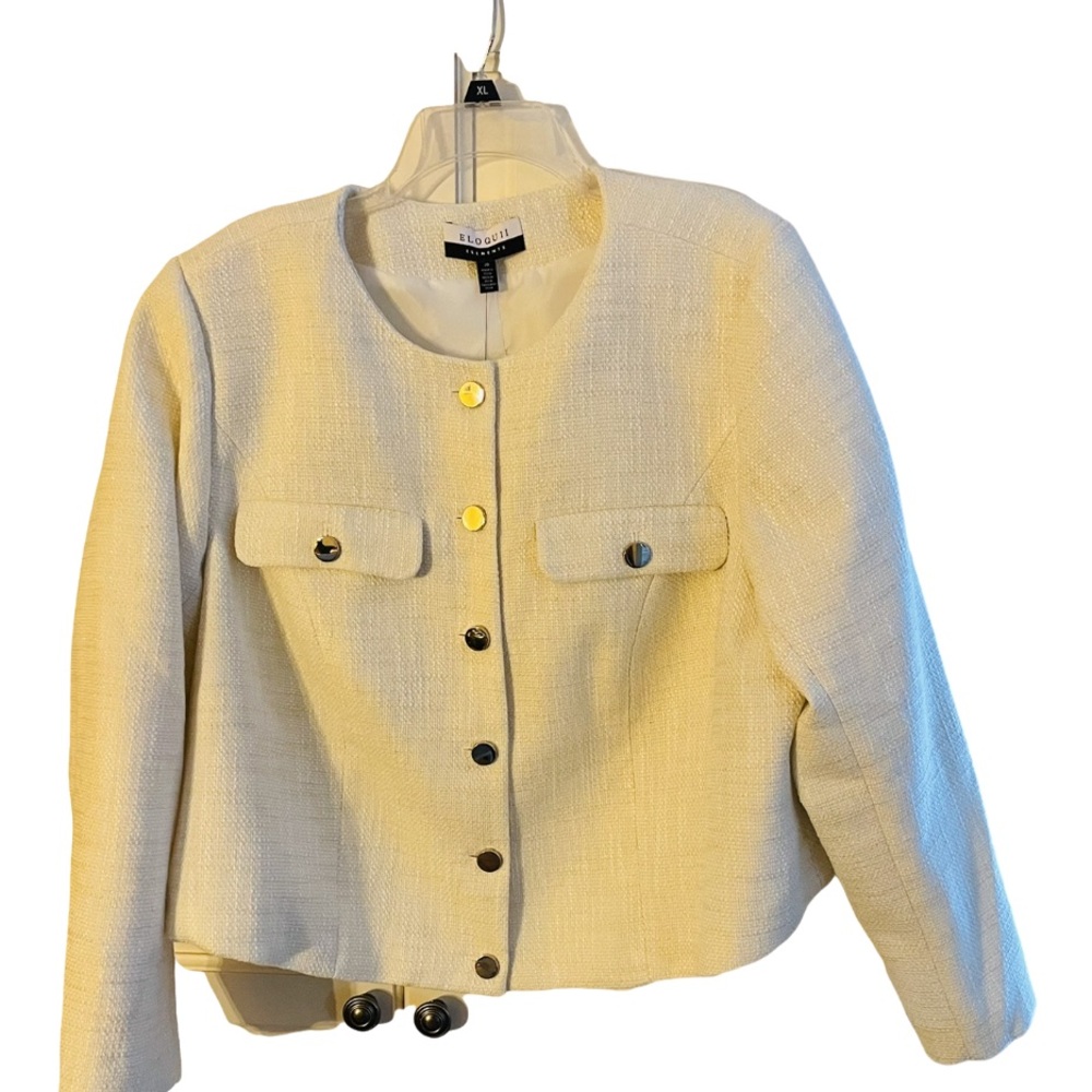 NWT Eloquii Elements lined jacket with beautiful button detailing.